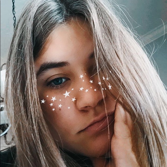 Meet your Posher, Hannah - Picture 1 of 1